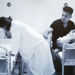 Hình ảnh “vượt cạn” lay động lòng người