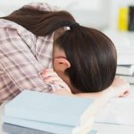 Nữ sinh 18 tuổi bị bệnh tâm thần, cơ thể kiệt quệ khi cố giảm cân